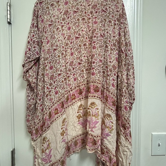 Angie Pink and Cream Floral Kimono - Picture 3 of 5